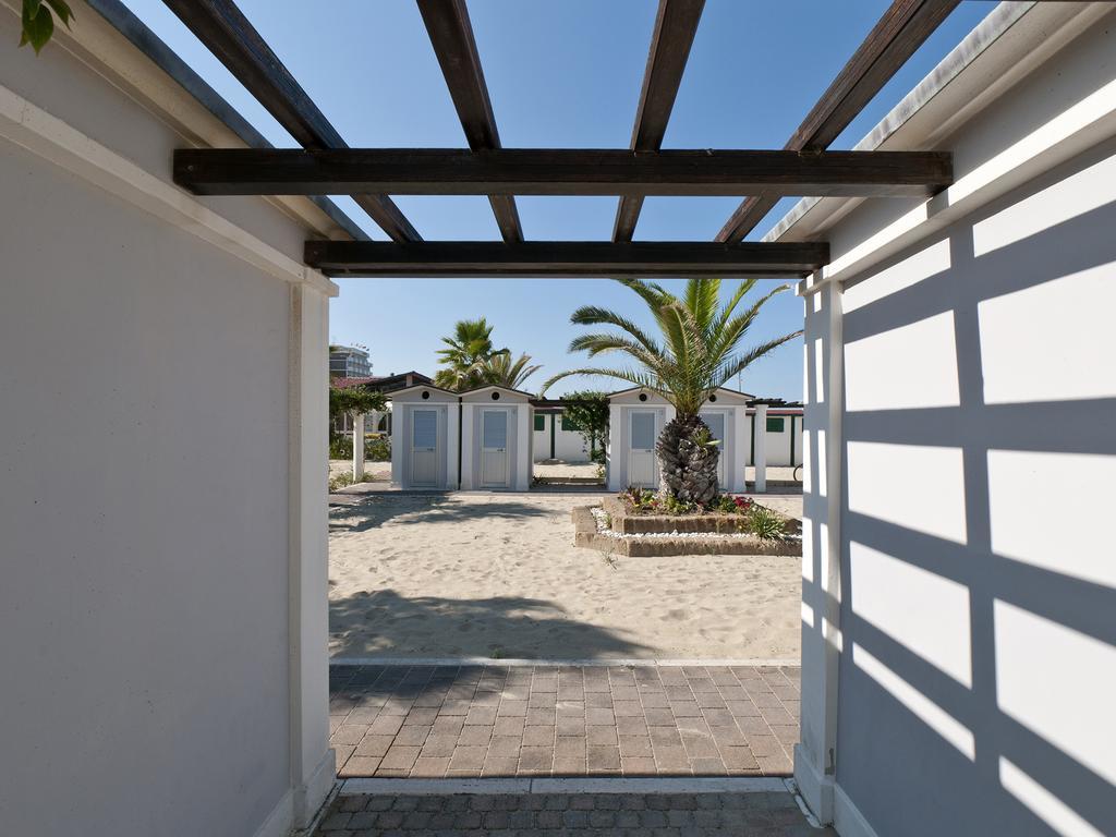 Hotel Eden Alba Adriatica Esterno foto