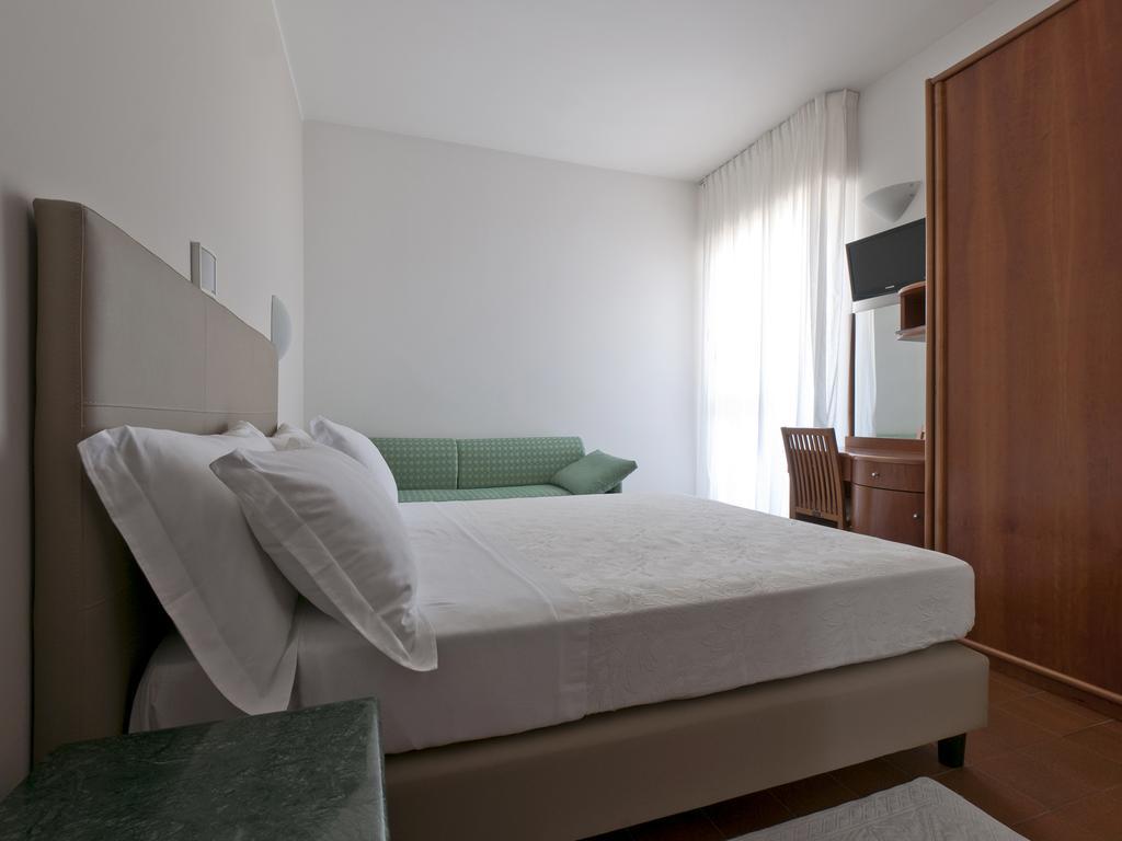 Hotel Eden Alba Adriatica Camera foto